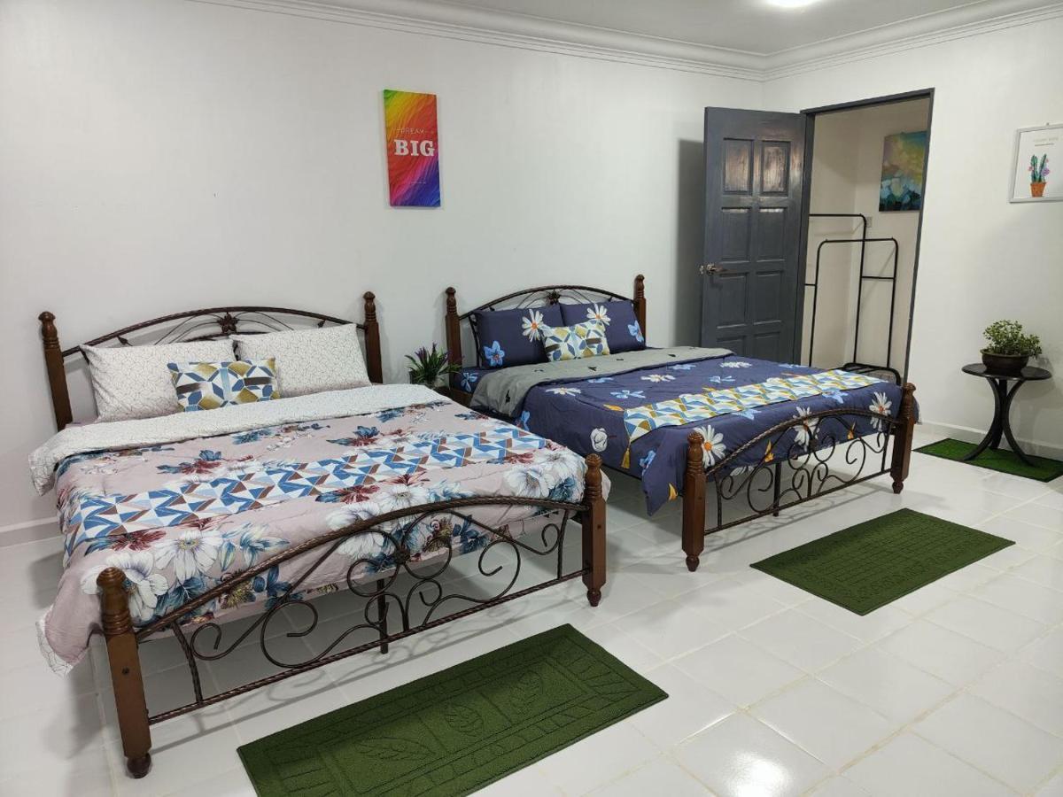 Sunrise Bedrooms And Transit Homestay