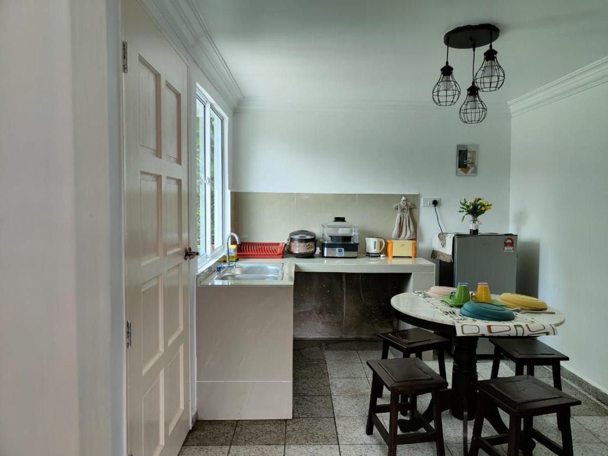 Sunrise Bedrooms And Transit Homestay