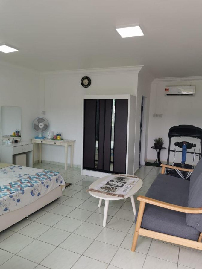 Sunrise Bedrooms And Transit Homestay *